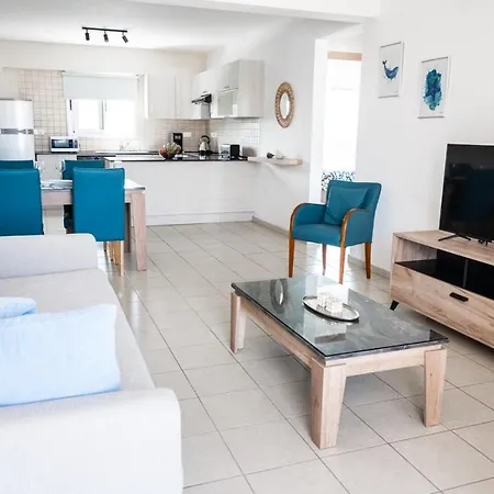 Narcissos 'nissi Beach' E9 아파트