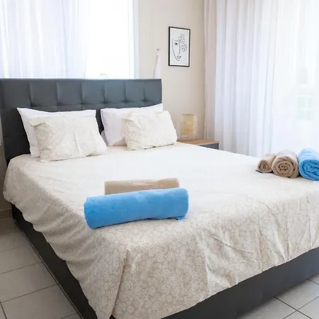 Narcissos 'nissi Beach' E9 * أيا نابا