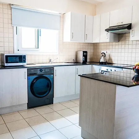 Narcissos 'nissi Beach' E9