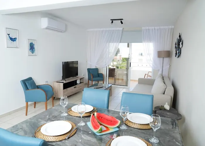 Narcissos 'nissi Beach' E9 *