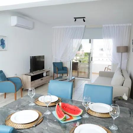 Narcissos 'nissi Beach' E9 *